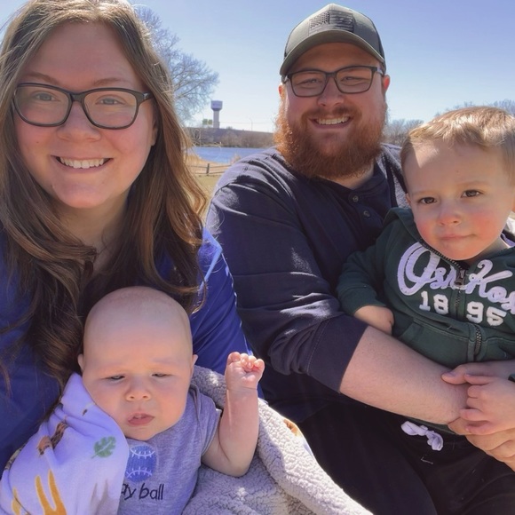 Meet your Posher, Amanda - Picture 3 of 3